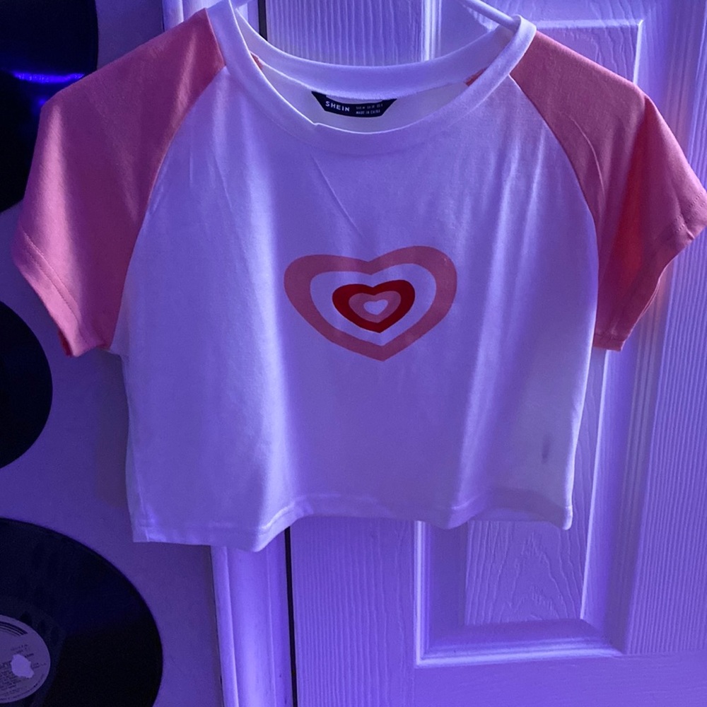 cropped shirt with pink heart